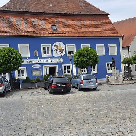 Pension "Zum Raubritter" Langquaid Luaran gambar